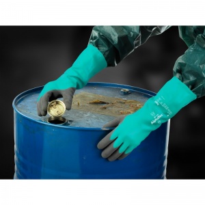 Ansell 58-735/10 58-735 Green/Black 10 Nitrile Supported Chemical-Resistant Gloves - 14 Length - 39 Mil Thick